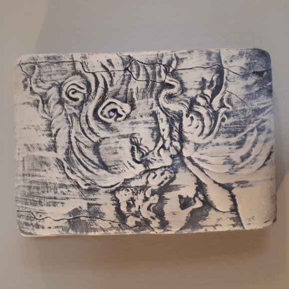 Stone carved plates - Picture 3 of 4